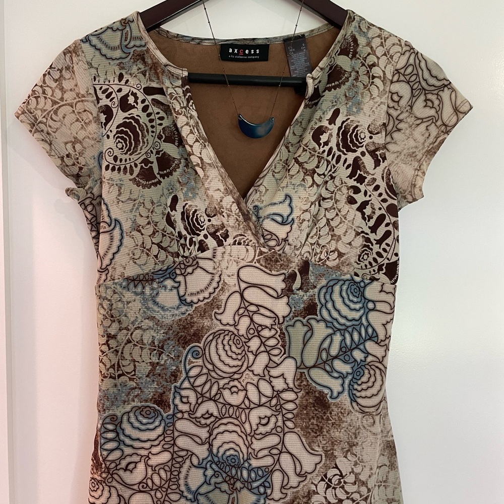 Liz Claiborne Beige and Blue Floral Blouse